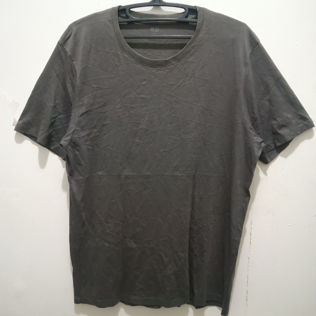 UNIQLO Supima Plain Shirt (Category: Shirts) located in Caloocan City. Submitted by jaychingsss (Listing ID 1464403779, Image 1). Description: Uniqlo Supima Plain Shirt - 120 21x28 No issue Color Rate: 9.5/10 Complete Tags NEED WASH.