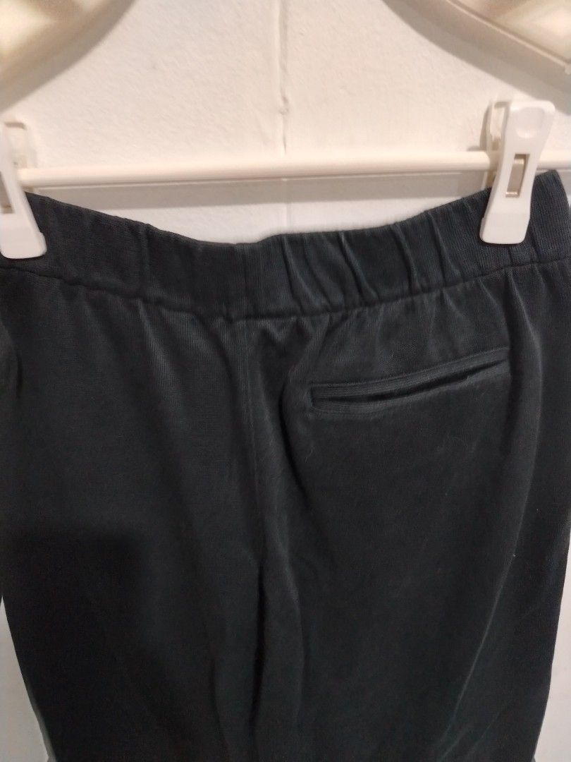 Uniqlo U Wide Sweatpants (Black) (Category: Other Bottoms) located in Paranaque City. Submitted by acexjheapparel (Listing ID 1464432528, Image 3). Description: •For interested only •Don't inquire if not interested •Low ballers will be ignored •Size and Price Already Indicated to this Post •Check before you Chat •Condition 9/10 •MOP: Gcash •MOD: Lalamove (open for COD) or J&T (Payment first plus SF) •Check photos for legitimacy of the item(s).