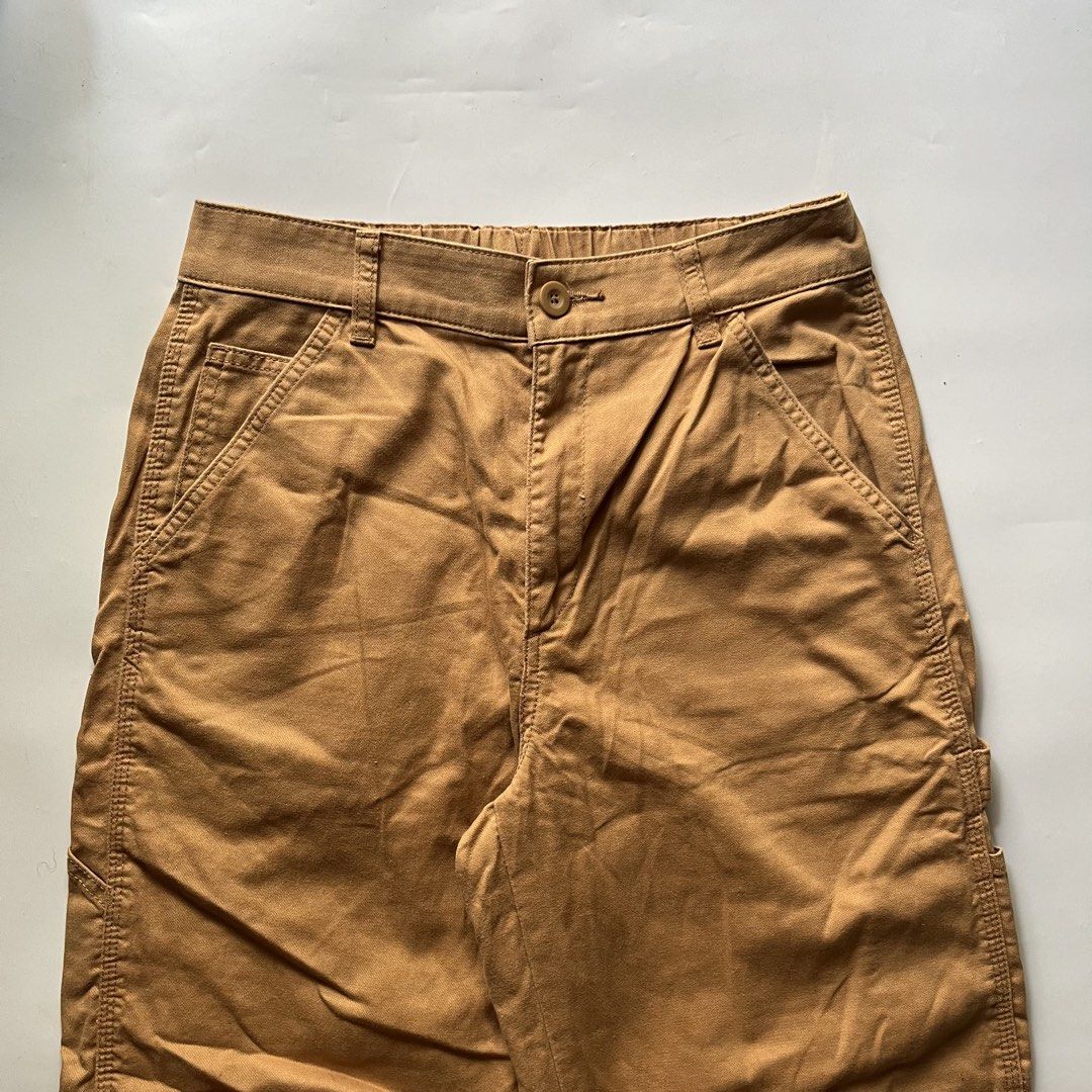 Uniqlo Utility Work Pants in Brown (Category: Trousers) located in Caloocan City. Submitted by michaelmojicaa (Listing ID 1464523895, Image 3). Description: Uniqlo Utility Work Pants in Brown Medium Waist 28-32 Length 39 Hem 10 Excellent condition No issue.