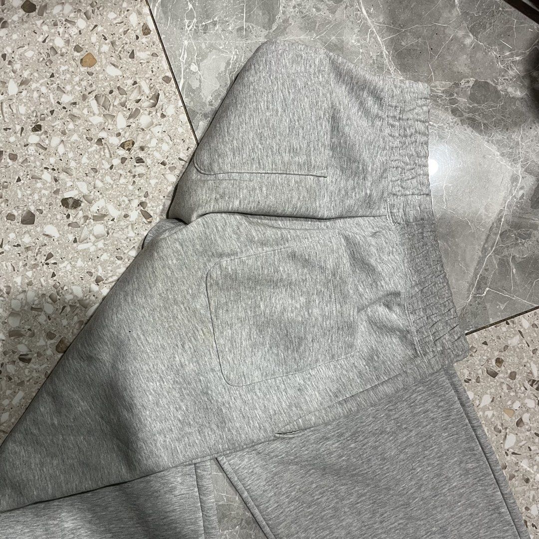 UNIQLO:C WIDE SWEATPANTS (Category: Jeans) located in Iloilo. Submitted by uk.hade (Listing ID 1464557287, Image 3). Description: EXCELLENT CONDITION NEED WASH ONLY SMALL ON TAG WAIST 30 - 32 LENGTH 40 HEM 9.5.