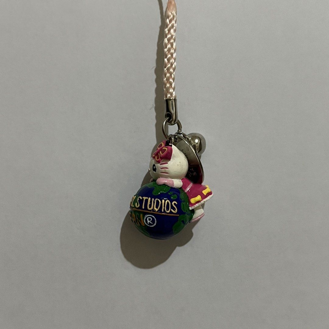 Universal Studios Japan Sanrio Hello Kitty Charm Keychain USJ (Category: Charms) located in Manila. Submitted by nikaniks25 (Listing ID 1464503051, Image 3). Description: .