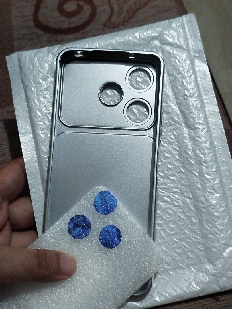 Unused Redmi 13 4g phone case (Category: Cases & Sleeves) located in Angeles City. Submitted by jr_tsundoku (Listing ID 1464444943, Image 3). Description: Redmi 13 4g phone case RFS: I bought the wrong variation, mine is redmi note 13 -Print is like textured leather MOP/MOD: Gcash, Maribank/ J&T, LBC Location: Pampanga.