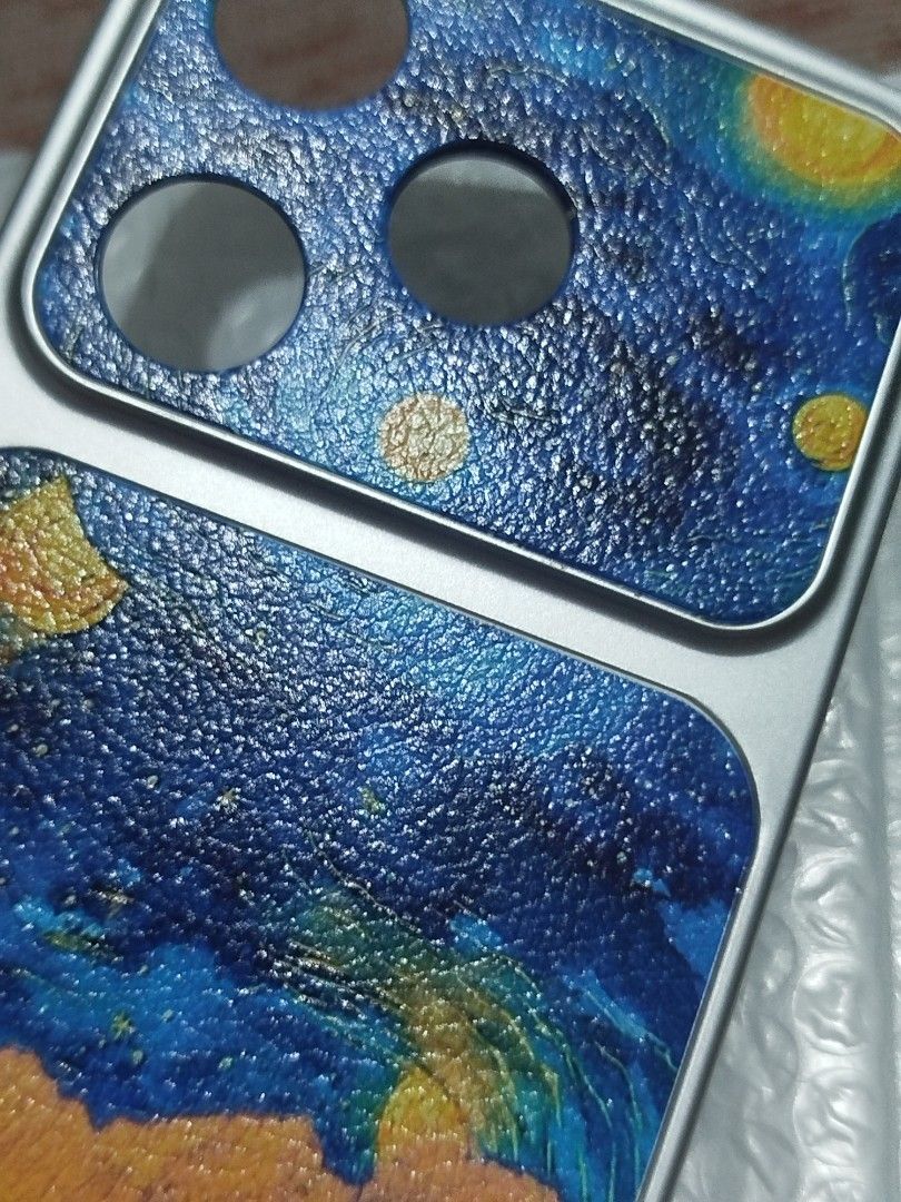 Unused Redmi 13 4g phone case (Category: Cases & Sleeves) located in Angeles City. Submitted by jr_tsundoku (Listing ID 1464444943, Image 2). Description: Redmi 13 4g phone case RFS: I bought the wrong variation, mine is redmi note 13 -Print is like textured leather MOP/MOD: Gcash, Maribank/ J&T, LBC Location: Pampanga.