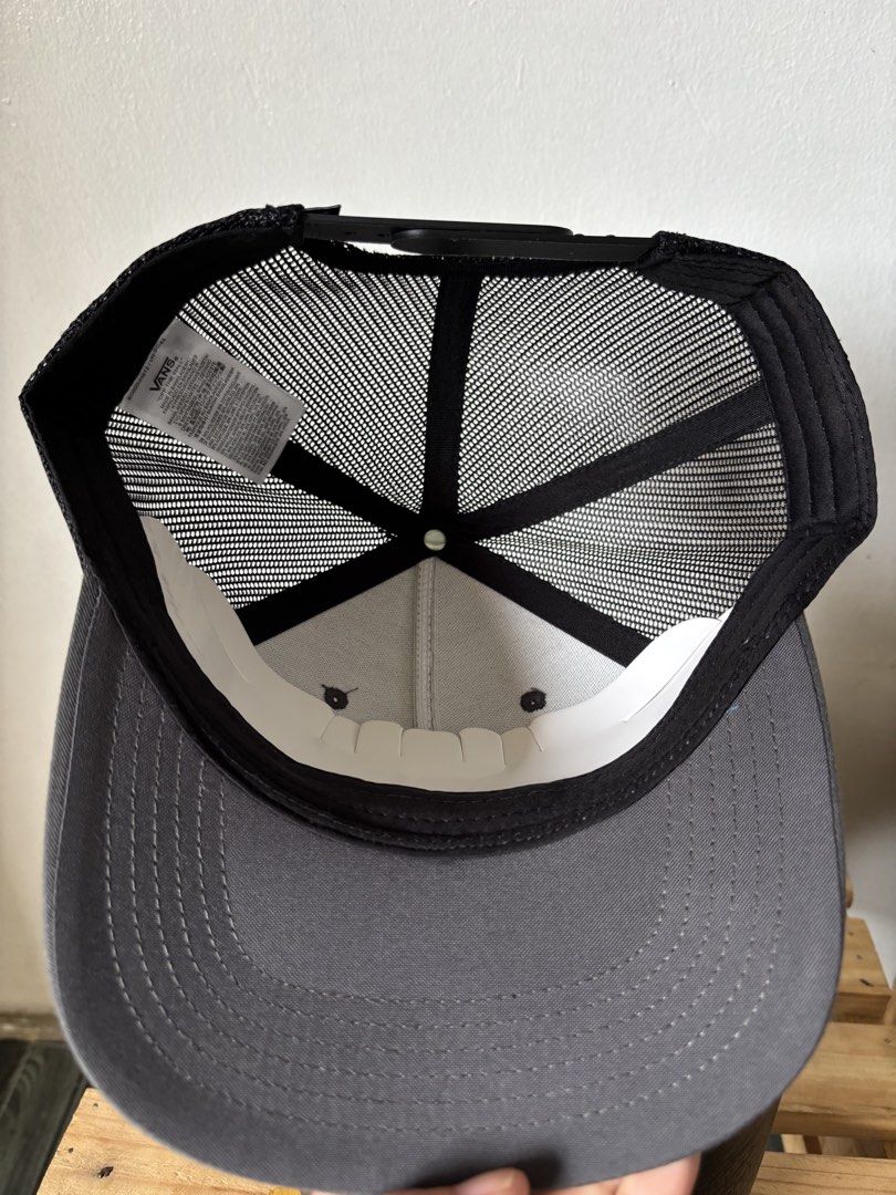 Vans grey cap (Category: Caps & Hats) located in Davao. Submitted by truepenguin_f2a806 (Listing ID 1464524055, Image 2). Description: Brandnew ✅ What you see is what you get ✅ We ship nationwide ‼️ .