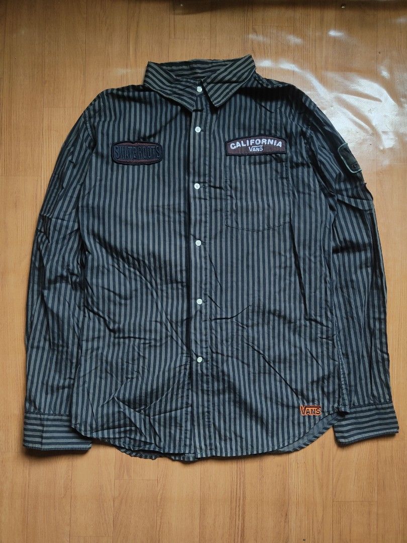 Vans long sleeve (Category: Tshirts & Polo Shirts ) located in Pasig City. Submitted by melvincorre004 (Listing ID 1464413885, Image 1). Description: Vans Japan Skater Patches Striped Long-Sleeve Button-Up Shirt dimes: 20-27.