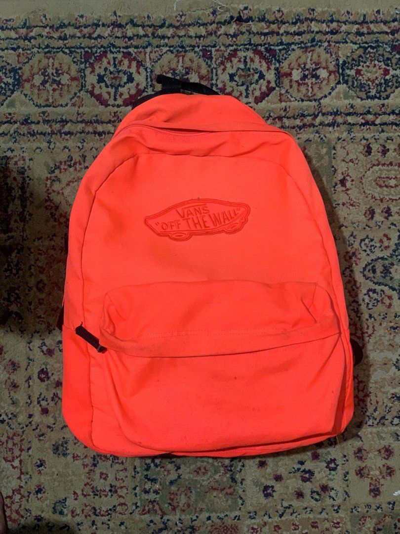 Vans Off The Wall Neon Orange Backpack (Category: Backpacks) located in Carmona. Submitted by rareleih (Listing ID 1464556797, Image 1). Description: - Neon orange Vans backpack - Classic Vans logo on front - Main compartment and front pocket - Padded shoulder straps for comfort -1500.