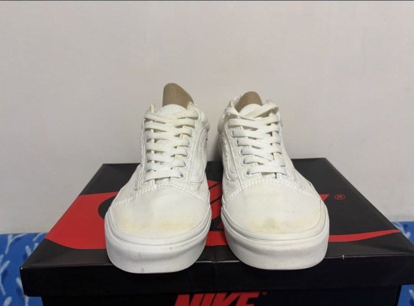 Vans Oldskul Triple White (Category: Sneakers) located in Mabalacat. Submitted by mixx-stuff (Listing ID 1464460698, Image 2). Description: .
