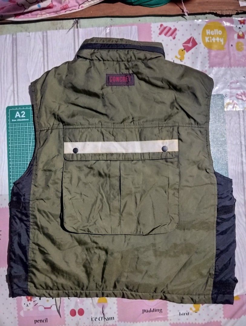 VAROZ Utility Vest (Category: Vests) located in Makati City. Submitted by christhrift10 (Listing ID 1464507863, Image 3). Description: Varoz Utility Vest Large on tag 23x25 Good condition P350+sf Loc.Olympia, Makati Gcash ready if J&T Pick-up or Delivery.
