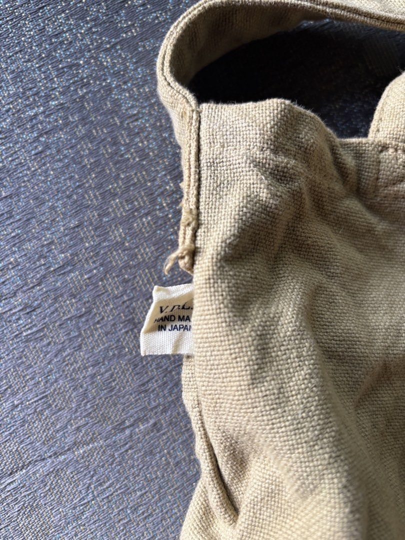 VDLC Japan made two new way bag (Category: Sling Bags) located in Tagbilaran City. Submitted by noeeeelll (Listing ID 1464420466, Image 2). Description: In excellent condition No issue Needs wash.