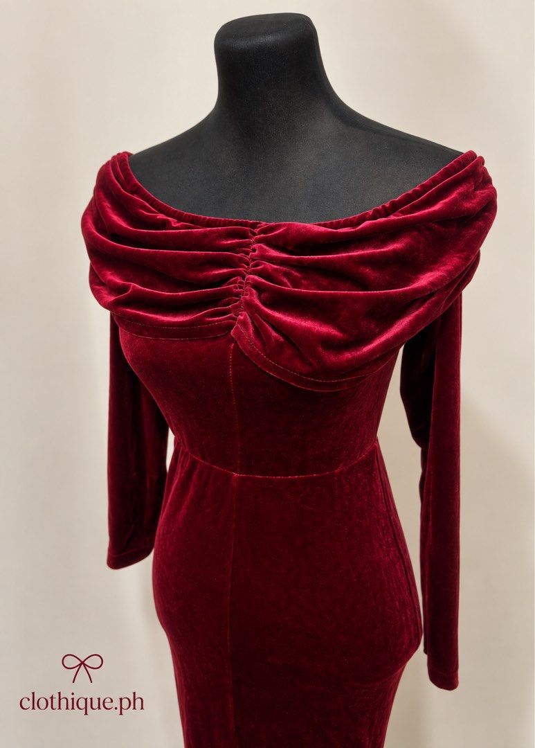 Velvet Dress (Category: Dresses) located in Makati City. Submitted by clothique.ph (Listing ID 1464436601, Image 2). Description: ୨୧ ˚₊‧ 𝓥𝓮𝓵𝓿𝓮𝓽 𝓓𝓻𝓮𝓼𝓼 ˚₊‧୨୧ 𐙚 𝓛𝓾𝔁𝓮 • 𝓔𝓵𝓮𝓰𝓪𝓷𝓽 • 𝓕𝓮𝓶𝓲𝓷𝓲𝓷𝓮 ✨ ♡ 𝓑𝓻𝓪𝓷𝓭 𝓝𝓮𝔀 ♡ 𝓦𝓲𝓽𝓱 𝓘𝓷𝓭𝓲𝓿𝓲𝓭𝓾𝓪𝓵 𝓟𝓸𝓾𝓬𝓱 🛍️ ♡ 𝓑𝓮𝓼𝓽 𝓕𝓲𝓽: 𝓢𝓶𝓪𝓵𝓵 🎀 𐙚 𝓢𝓸𝓯𝓽 𝓿𝓮𝓵𝓿𝓮𝓽 𝓽𝓮𝔁𝓽𝓾𝓻𝓮 𝔀𝓲𝓽𝓱 𝓪 𝓵𝓾𝔁𝓾𝓻𝓲𝓸𝓾𝓼 𝓪𝓷𝓭 𝓮𝓵𝓮𝓰𝓪𝓷𝓽 𝓿𝓲𝓫𝓮 — 𝓹𝓮𝓻𝓯𝓮𝓬𝓽 𝓯𝓸𝓻 𝓪 𝓼𝓸