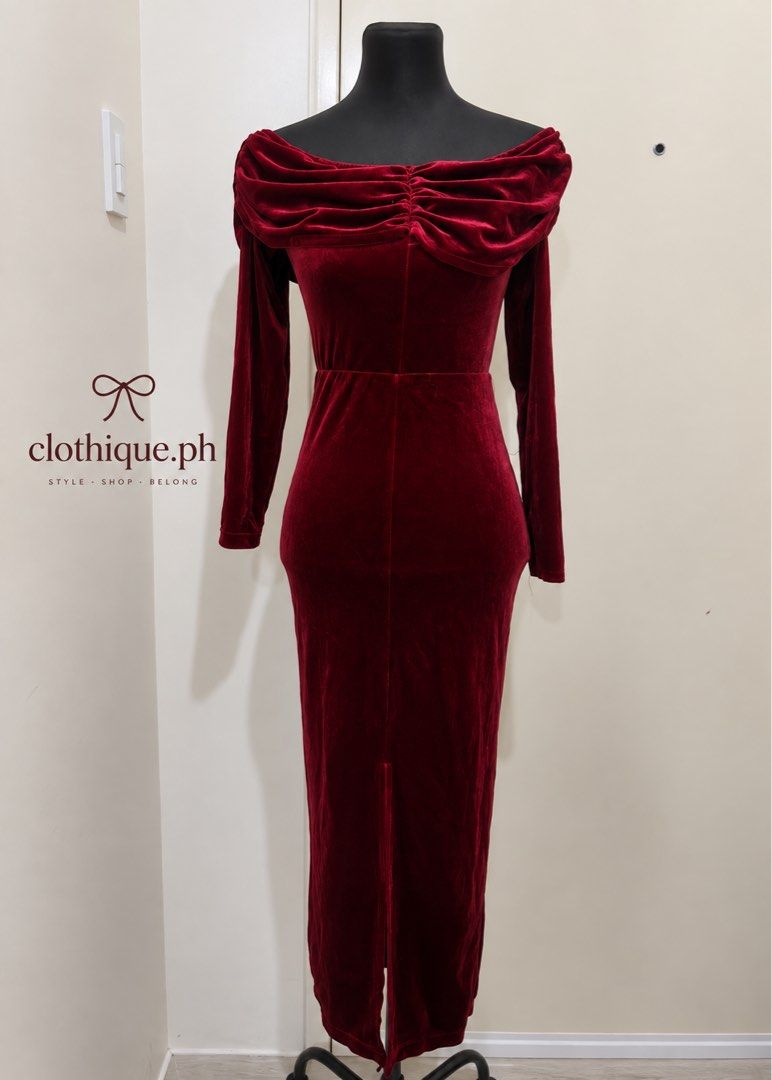 Velvet Dress (Category: Dresses) located in Makati City. Submitted by clothique.ph (Listing ID 1464436601, Image 1). Description: ୨୧ ˚₊‧ 𝓥𝓮𝓵𝓿𝓮𝓽 𝓓𝓻𝓮𝓼𝓼 ˚₊‧୨୧ 𐙚 𝓛𝓾𝔁𝓮 • 𝓔𝓵𝓮𝓰𝓪𝓷𝓽 • 𝓕𝓮𝓶𝓲𝓷𝓲𝓷𝓮 ✨ ♡ 𝓑𝓻𝓪𝓷𝓭 𝓝𝓮𝔀 ♡ 𝓦𝓲𝓽𝓱 𝓘𝓷𝓭𝓲𝓿𝓲𝓭𝓾𝓪𝓵 𝓟𝓸𝓾𝓬𝓱 🛍️ ♡ 𝓑𝓮𝓼𝓽 𝓕𝓲𝓽: 𝓢𝓶𝓪𝓵𝓵 🎀 𐙚 𝓢𝓸𝓯𝓽 𝓿𝓮𝓵𝓿𝓮𝓽 𝓽𝓮𝔁𝓽𝓾𝓻𝓮 𝔀𝓲𝓽𝓱 𝓪 𝓵𝓾𝔁𝓾𝓻𝓲𝓸𝓾𝓼 𝓪𝓷𝓭 𝓮𝓵𝓮𝓰𝓪𝓷𝓽 𝓿𝓲𝓫𝓮 — 𝓹𝓮𝓻𝓯𝓮𝓬𝓽 𝓯𝓸𝓻 𝓪 𝓼𝓸