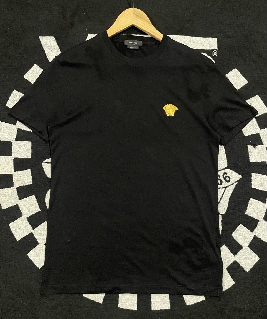 VERCASE CHEST LOGO (Category: Luxury Apparel) located in Kalibo. Submitted by kramyar09 (Listing ID 1464508733, Image 1). Description: .