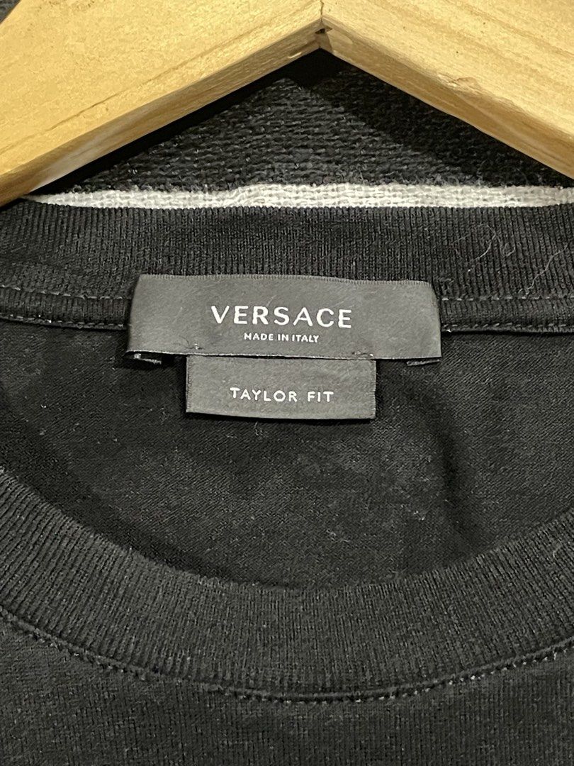 VERCASE CHEST LOGO (Category: Luxury Apparel) located in Kalibo. Submitted by kramyar09 (Listing ID 1464508733, Image 2). Description: .
