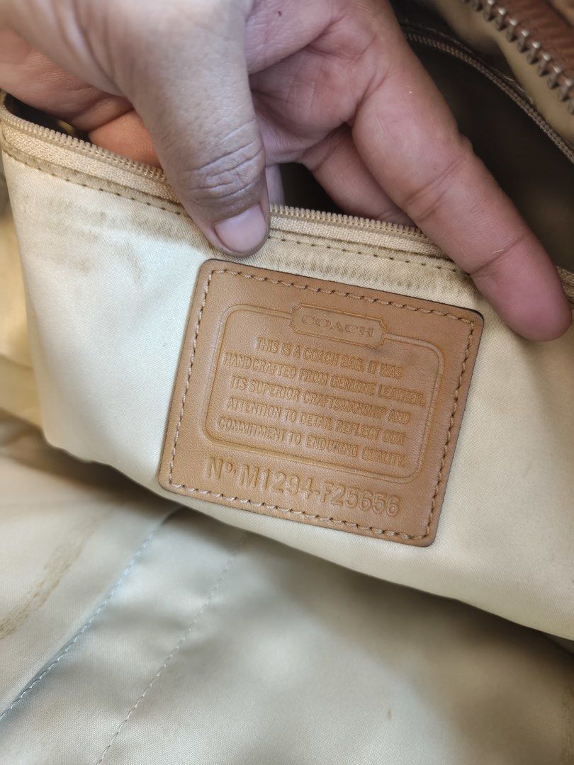 VINTAGE (Category: Luxury Bags & Wallets) located in Manila. Submitted by laizacollections (Listing ID 1464462838, Image 3). Description: .