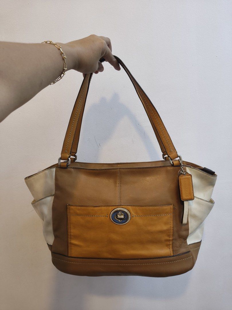 VINTAGE (Category: Luxury Bags & Wallets) located in Manila. Submitted by laizacollections (Listing ID 1464462838, Image 1). Description: .