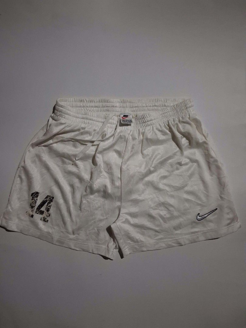 Vintage 90s Nike Active Shorts #14 (Category: Activewear) located in Tubigon. Submitted by idotripp (Listing ID 1464468808, Image 3). Description: 💰 499 shipped Vintage 90s Nike Active Shorts #14 ✅ LEGIT Size L on tag / Fits M-L Waist: 28-32 garter + lace Length: 16.5 (Above knee) 9/10 Color rate issue: crackprint Fabric: Shiny jacquard - 90s original Authentic - Vintage Nike tag + embroidered swoosh.