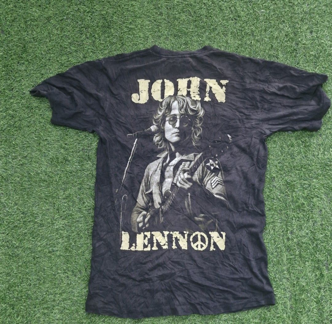 Vintage bootleg john lenon (Category: Tshirts & Polo Shirts ) located in Pili. Submitted by the_g_thrift (Listing ID 1464435825, Image 2). Description: size large on tag dimes: 21 x 30.