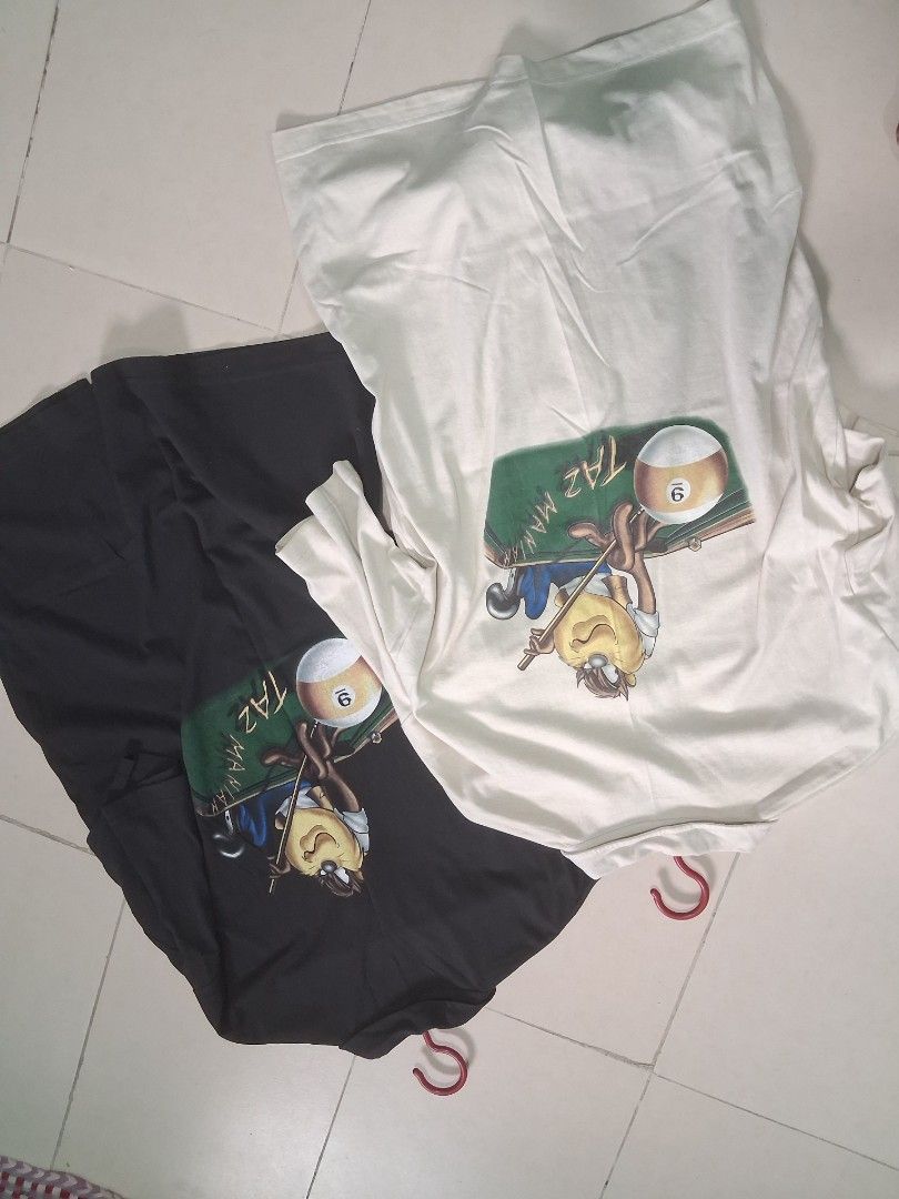 Vintage botleg looney tunes (Category: Announcements) located in Manila. Submitted by carlitoboh66625 (Listing ID 1464366056, Image 2). Description: vintage botleg tazmanian excellent condition take all only 22x31 price 800.