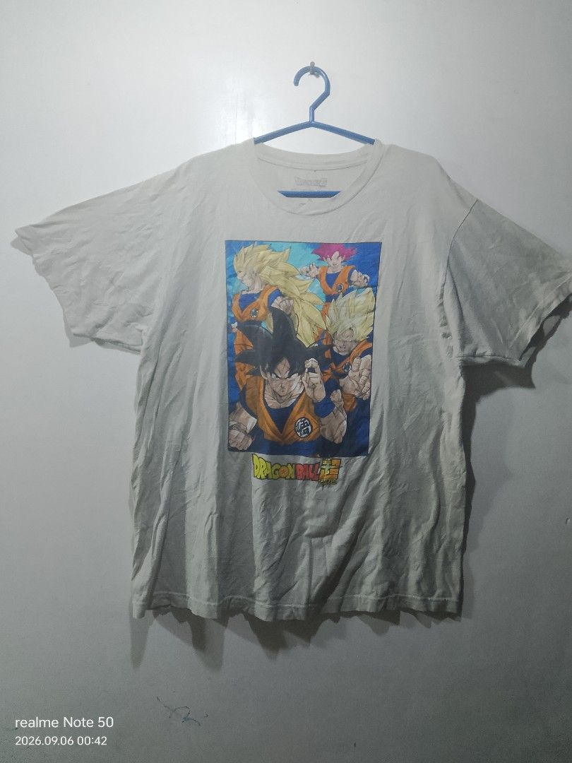 Vintage dragon ball z Tshirt (Category: Tshirts & Polo Shirts ) located in San Ildefonso. Submitted by cristopherthrifts (Listing ID 1464477550, Image 1). Description: Vintage dragon ball z Tshirt -Size XL on tags W20 L26 - with iconic main character goku on different Saiyan mode -perfect for dragon ball z fans.