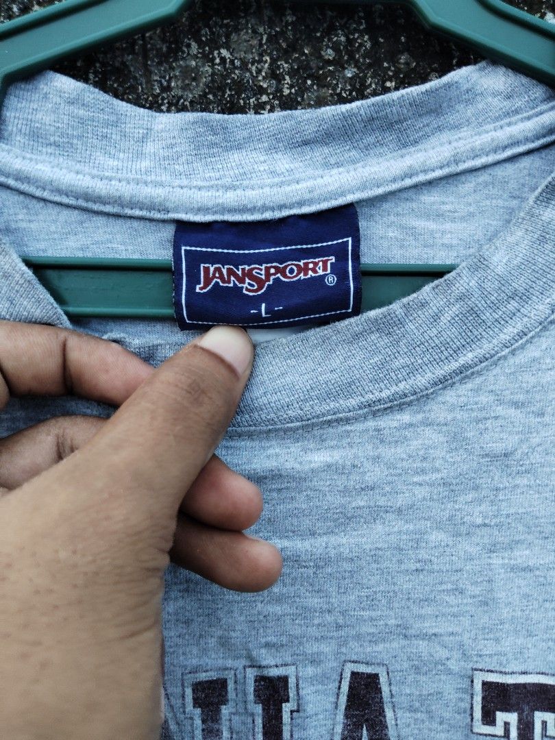 vintage Jansport long sleeve (Category: Coats, Jackets and Outerwear) located in Davao. Submitted by aristotlekhld (Listing ID 1464527389, Image 2). Description: dimes 21x29 large on tag no issue pm/dm.