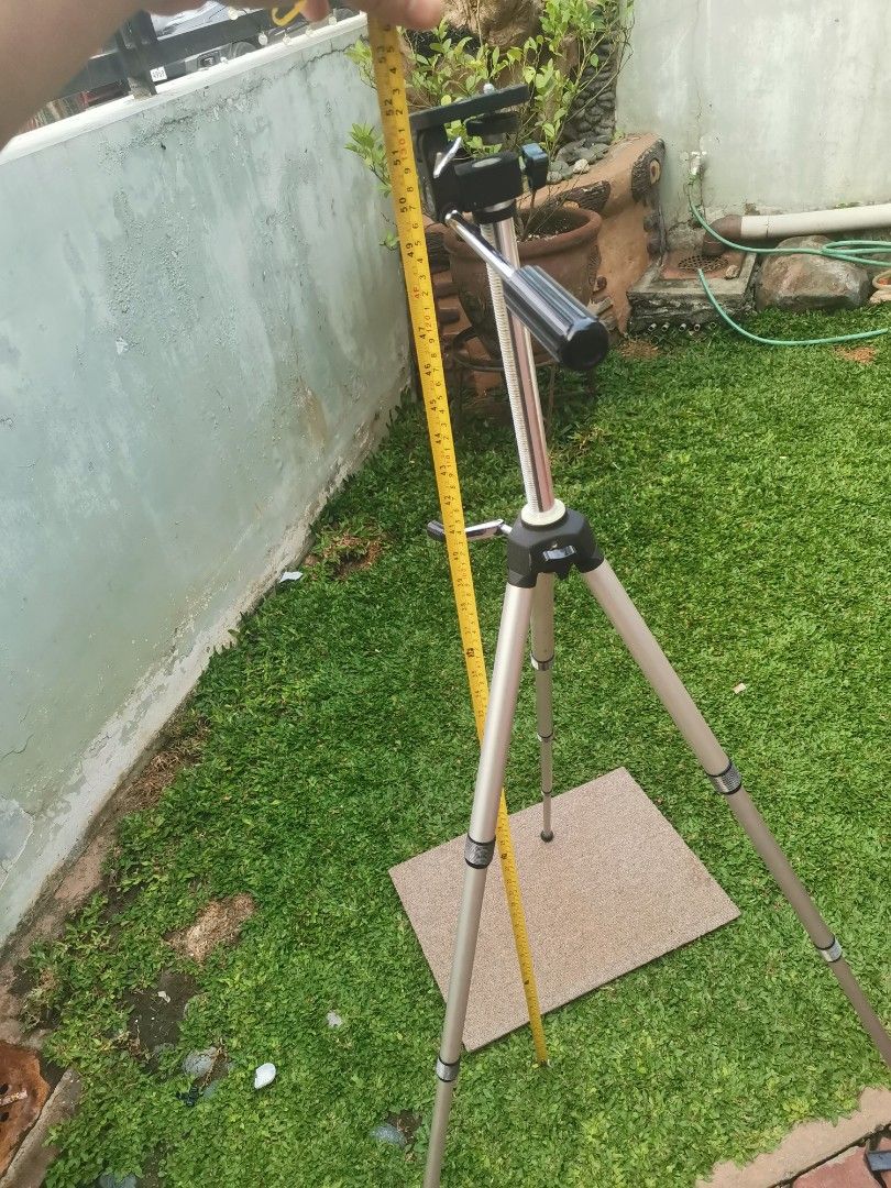 Vintage king cine elevating tripod king d/4 (Category: Tripods & Monopods) located in Quezon City. Submitted by mdgco (Listing ID 1464497562, Image 3). Description: Aluminum camera tripod, as pictured. ●Height: 42cm~130cm. ●Used. There are some scuffs and scratches, but I think it's in good condition. The tripod works without any problems.