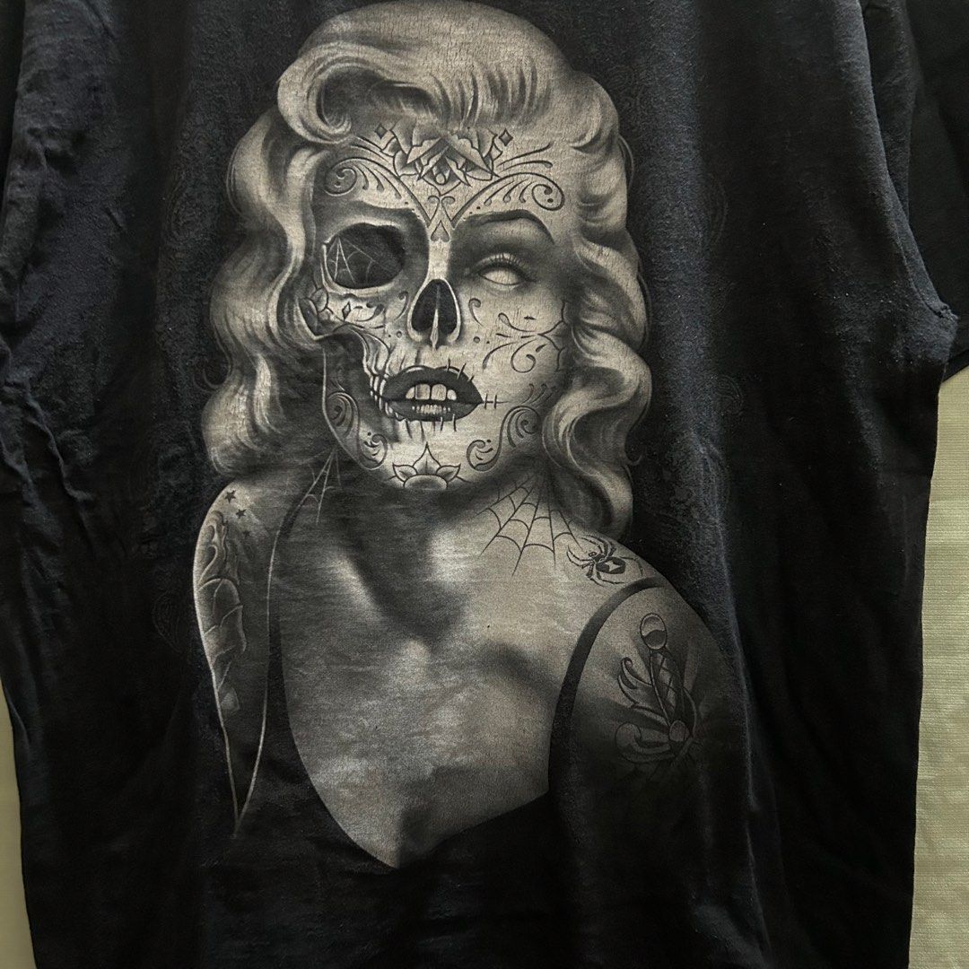 Vintage Marilyn Monroe Sugar Skull Tee (Category: Tshirts & Polo Shirts ) located in Manila. Submitted by offthebins (Listing ID 1464569411, Image 3). Description: Vintage Marilyn Monroe Sugar Skull Tee M-L 19x27.5 Hairlines, Minor loose stitch on armpit ₱1,500 +SF 📍Pasig City 📦 J&T Express, Lalamove.