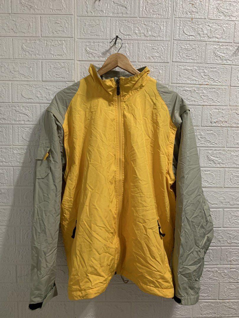 Vintage Nike ACG windbreaker (Category: Coats, Jackets and Outerwear) located in Calamba. Submitted by mrmpiece (Listing ID 1464554365, Image 3). Description: Vintage Nike ACG (3 in 1) Windbreaker -Packable,Vest and Windbreaker with side pocket -In good condition complete pullers -Width 23.5 | Length 30 -Issue is fade logo -Calamba 1,500.