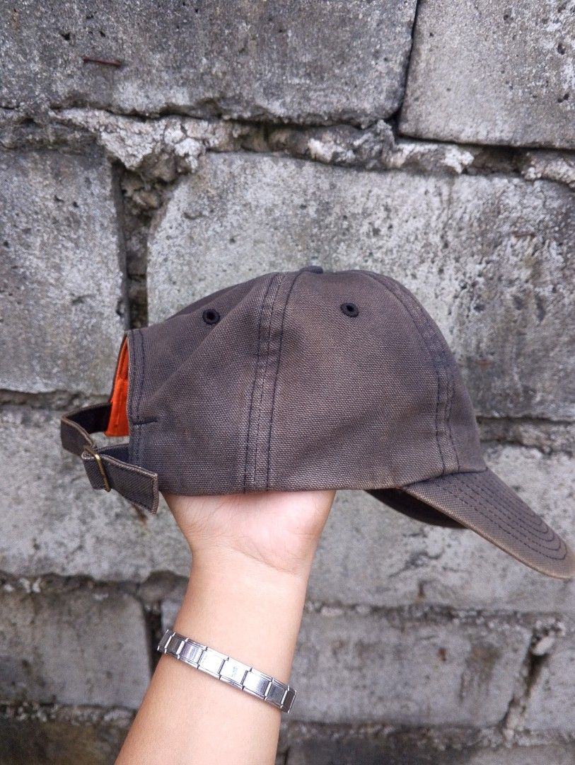VINTAGE NIKE "EST. NINETEEN SEVENTY ONE" EMBROIDERED CAP (Category: Caps & Hats) located in Baliuag. Submitted by retrovault83 (Listing ID 1464542913, Image 3). Description: ​✨ Condition: 7.5–8/10 – Good Preloved / Vintage Condition (Nice vintage wash/fading) ​📏 Size & Fit: • Size: One Size Fits All (OSFA) / Unisex • Adjustable metal buckle back strap ​✅ Product Details & Features: • Script "Nike" front embroidery • Dark charcoal/faded brown hea