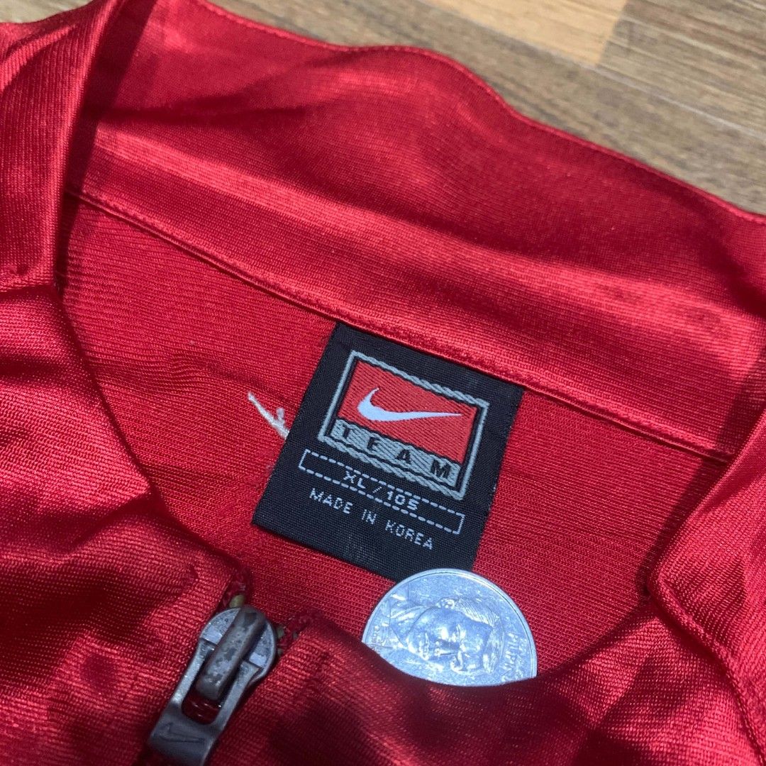 Vintage nike track jacket (Category: Coats, Jackets and Outerwear) located in Valencia. Submitted by kentmorgia.462 (Listing ID 1464569167, Image 3). Description: .