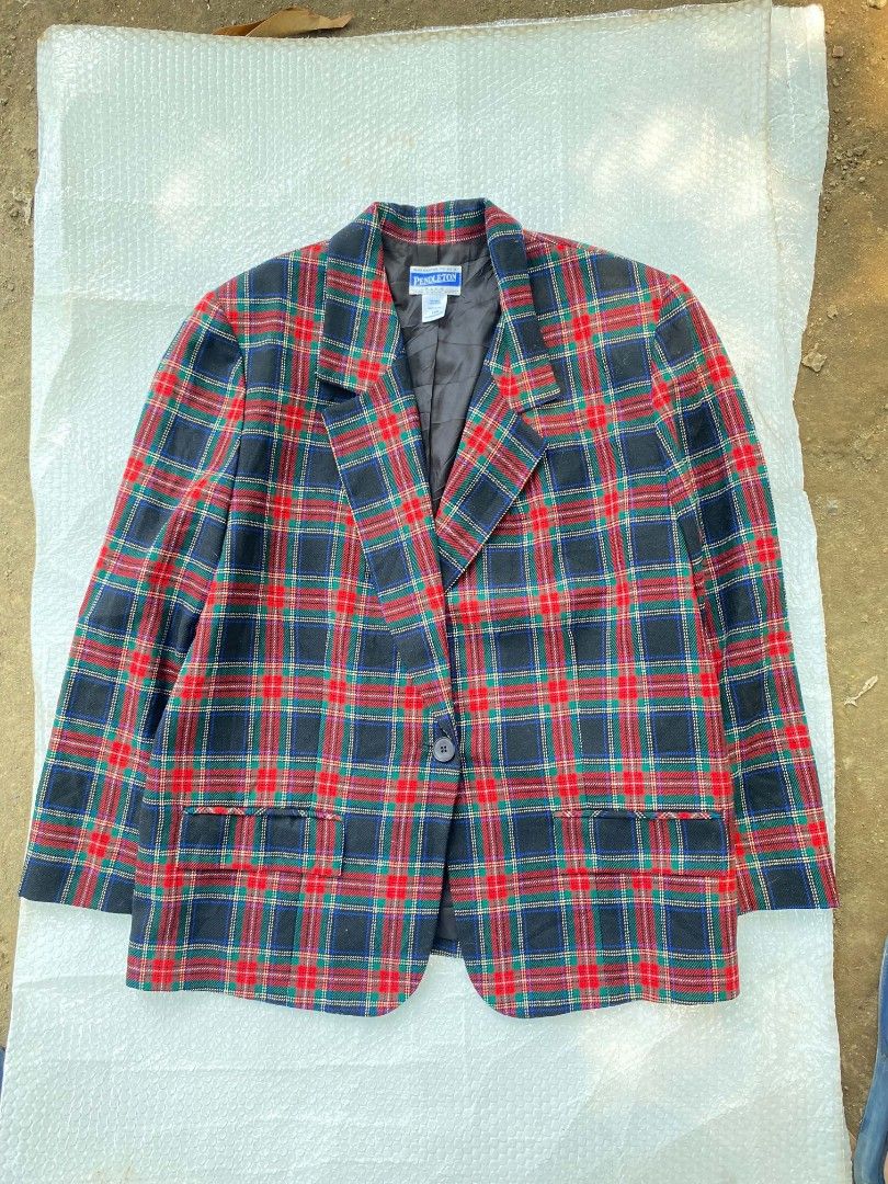 VINTAGE PENDLETON PLAID BLAZZER COAT (Category: Coats, Jackets and Outerwear) located in Manila. Submitted by khen_thriftshop27. (Listing ID 1464397047, Image 1). Description: VINTAGE PENDLETON PLAID BLAZZER COAT SIZE 14W DIMES 23X27 NO ISSSUE LIKE NEW 800+SHIP.