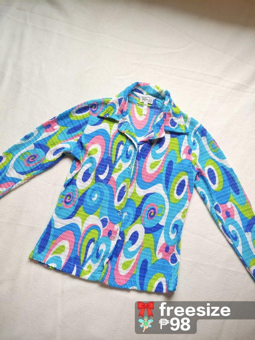 Vintage Psychedelic Swirl Print Button-Up Shirt (Category: Longsleeves) located in Caloocan City. Submitted by angelinee123 (Listing ID 1464421884, Image 1). Description: Freesize: fits S to semi L •Payment methods: Gcash (item price + sf) • Payment first policy • Delivery option: - J&t delivery : 2-3 days depends on loc - Lalamove: same day delivery - meetup: 5th avenue lrt station only (cod avail).