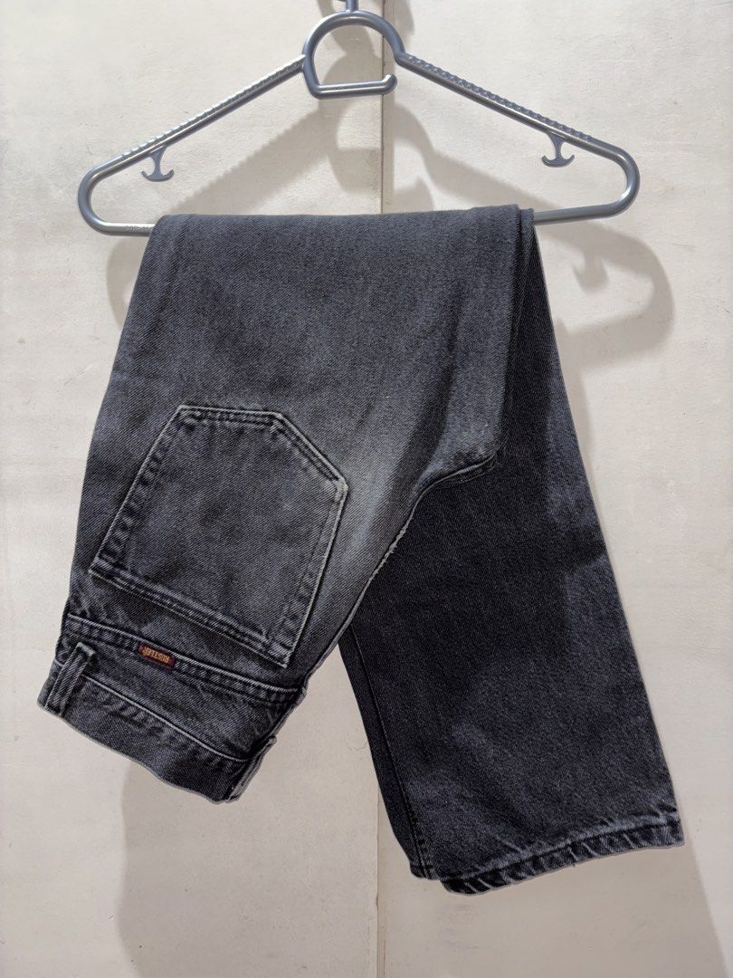 Rustler Vintage Black Slim Denim Jeans (Category: Jeans) located in Las Pinas. Submitted by dingangbato69 (Listing ID 1464468784, Image 1). Description: RFS: decluttering Waistline: 26” Length: 35.5” Front Rise: 10.5” Back Rise: 12.5” Leg Opening: 7” - Snap on button - Functional and smooth zipper - Can provide more pics if requested.