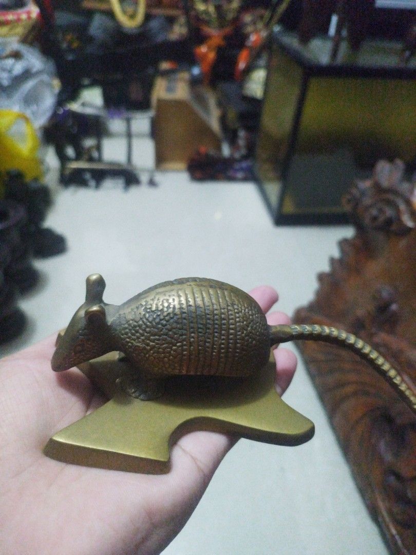 Vintage Solid Brass armadillo (Category: Vintage Collectibles) located in San Rafael. Submitted by jflshoppe1989 (Listing ID 1464443257, Image 1). Description: .