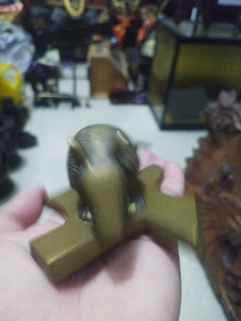 Vintage Solid Brass armadillo (Category: Vintage Collectibles) located in San Rafael. Submitted by jflshoppe1989 (Listing ID 1464443257, Image 2). Description: .