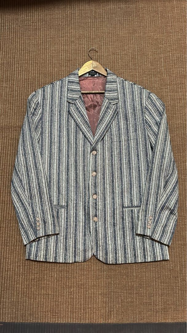 vintage stripes coat (Category: Coats, Jackets and Outerwear) located in Cavite. Submitted by mr.gb4h (Listing ID 1464442069, Image 1). Description: size large to xl.