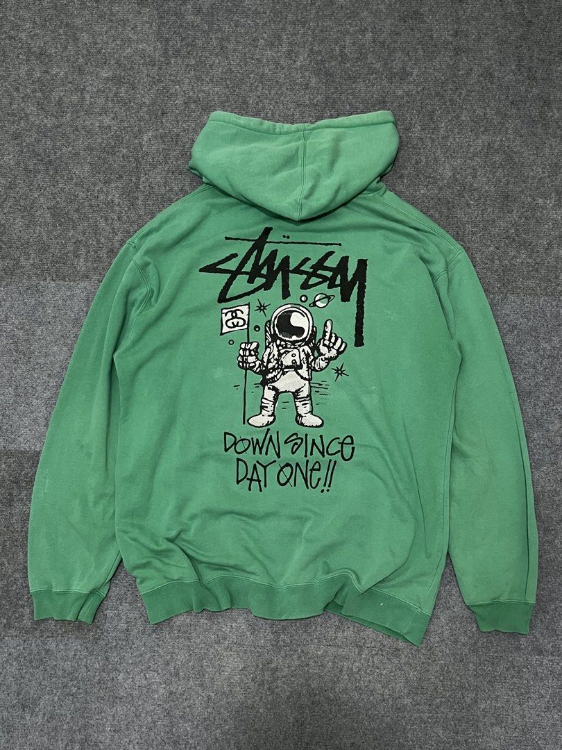 Vintage stussy astonaut design (Category: Coats, Jackets and Outerwear) located in Manila. Submitted by owjayy01 (Listing ID 1464368017, Image 1). Description: vintage stussy astonaut design.