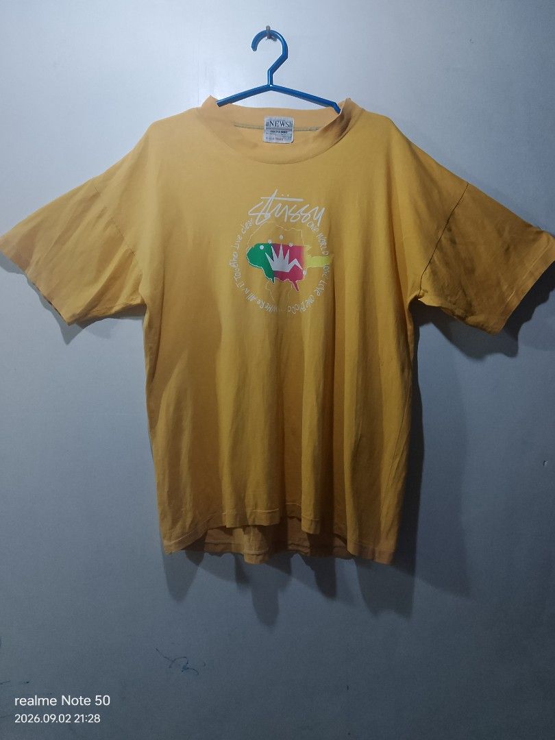 Vintage stussy shirt (Category: Tshirts & Polo Shirts ) located in San Ildefonso. Submitted by cristopherthrifts (Listing ID 1464497355, Image 1). Description: vintage stussy shirt -Size W18 L25 -perfect for vintage shirt collector -can used for everyday wear.