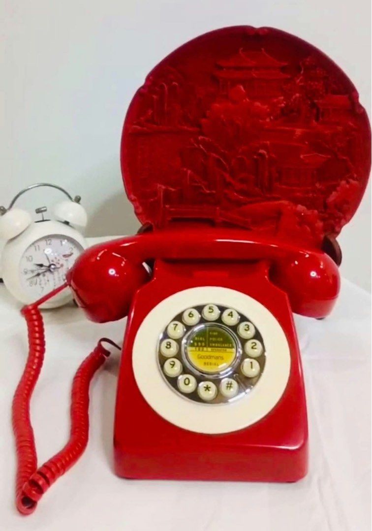 Vintage Style Telephone (Category: Other Home Appliances) located in Quezon City. Submitted by cristinenamichu (Listing ID 1464447758, Image 1). Description: Vintage Style Telephone ✨Elegant Vintage Design - Classic styling that adds a nostalgic and charming touch to any room. ✨Easy Push-Button Use - Simple buttons make calling quick, convenient, and hassle-free. ✨Reliable & Practical - Perfect for homes, offices, or anyone who loves traditional 
