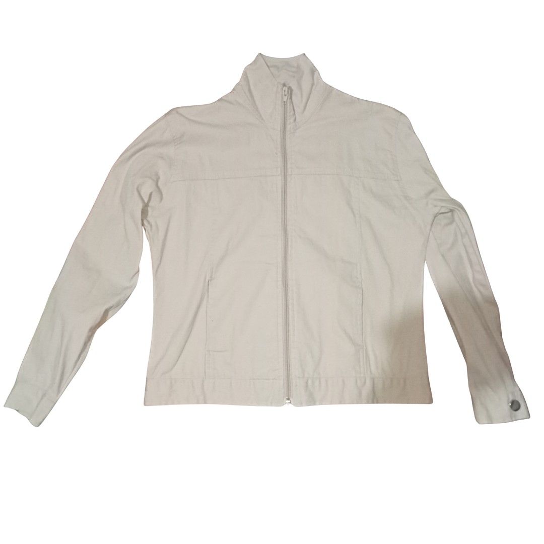 VINTAGE WILSON XL Beige Zip-Up Jacket (Category: Coats, Jackets and Outerwear) located in Baguio. Submitted by tequilamojito (Listing ID 1464470015, Image 3). Description: CUTE IN PERSON - Beige zip-up jacket from WILSON - Size: XL but slim fit (FITS S TO M BODY FRAME) - Features a collar and long sleeves - Two front pockets - Button closure on cuffs - Ideal for casual wear.