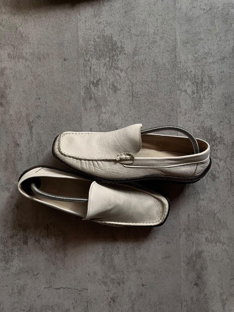 Visaruno loafers (Category: Dress Shoes) located in Manila. Submitted by _thrift_time (Listing ID 1464441208, Image 1). Description: Thrifted Authentic Excellent condition.