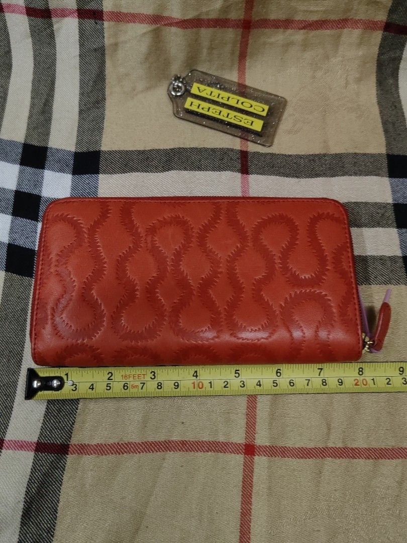 VIVIENNE WESTWOOD (Category: Wallets & Card holders) located in Baguio. Submitted by curated_luxe_brandeds (Listing ID 1464503255, Image 2). Description: VIVIENNE WESTWOOD SEE PICS FOR DETAILS EXCELLENT CONDITION COLOR MAY VARY DUE TO LIGHTING MOP BDO /GCASH NO COD /COP FB PAGE /CAROUSELL : curated_luxe_brandeds FACEBOOK SELLING ACCOUNT : Esteph Colpita SA.