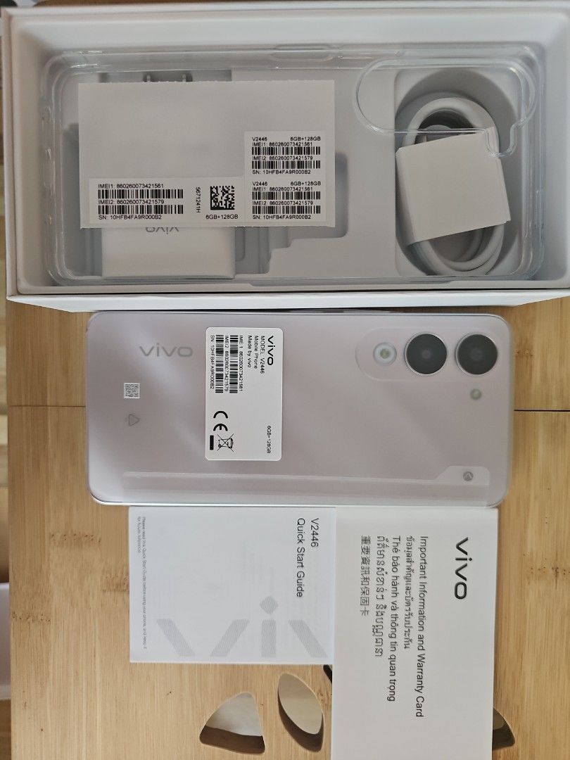Vivo Mobile Phone Y29s 5G (Category: Vivo) located in Muntinlupa City. Submitted by shoptitak (Listing ID 1464384190, Image 2). Description: - Vivo Y29s 5G - 128GB Internal Storage - Complete with box and accessories - Sleek and modern design Freebie: Voguard black wireless ear buds.