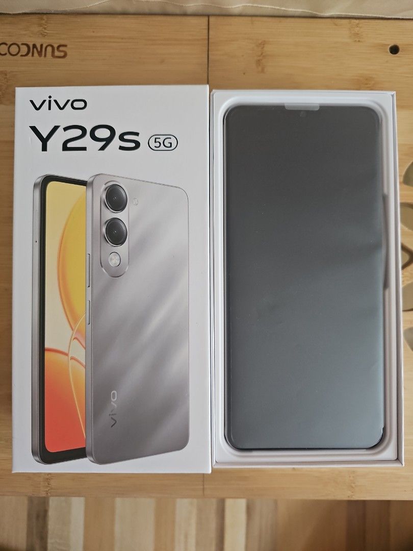 Vivo Mobile Phone Y29s 5G (Category: Vivo) located in Muntinlupa City. Submitted by shoptitak (Listing ID 1464384190, Image 1). Description: - Vivo Y29s 5G - 128GB Internal Storage - Complete with box and accessories - Sleek and modern design Freebie: Voguard black wireless ear buds.