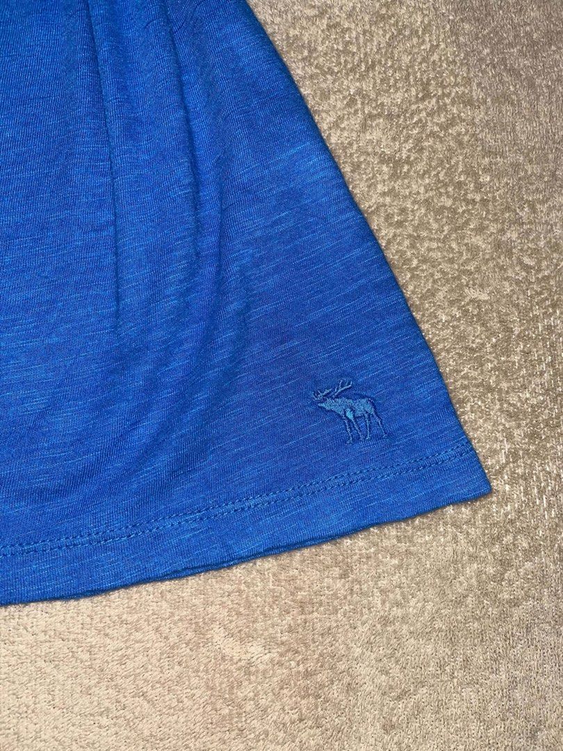 V-neck abercrombie (Category: Blouses) located in Bacolod City. Submitted by maryrose18.fox (Listing ID 1464373698, Image 3). Description: Xs on tag can fit to medium.