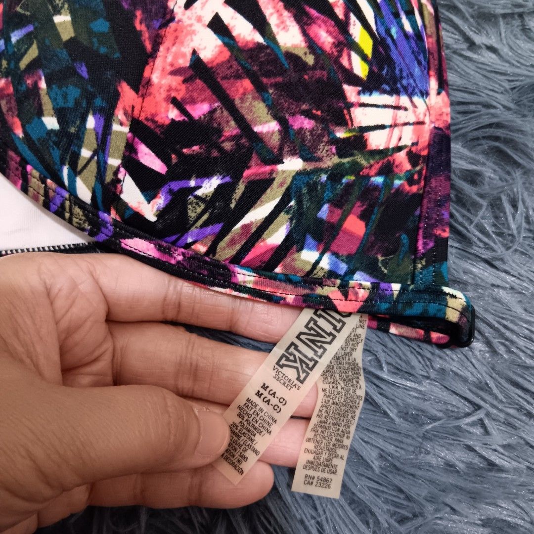 VS Pink Bikini Top (Category: Undergarments & Loungewear) located in Binangonan. Submitted by darlen21 (Listing ID 1464534767, Image 3). Description: .