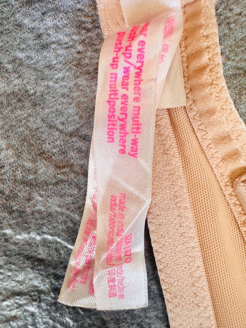 VS push up bra 32A (Category: Undergarments & Loungewear) located in San Jose. Submitted by 99ners (Listing ID 1464466319, Image 2). Description: .