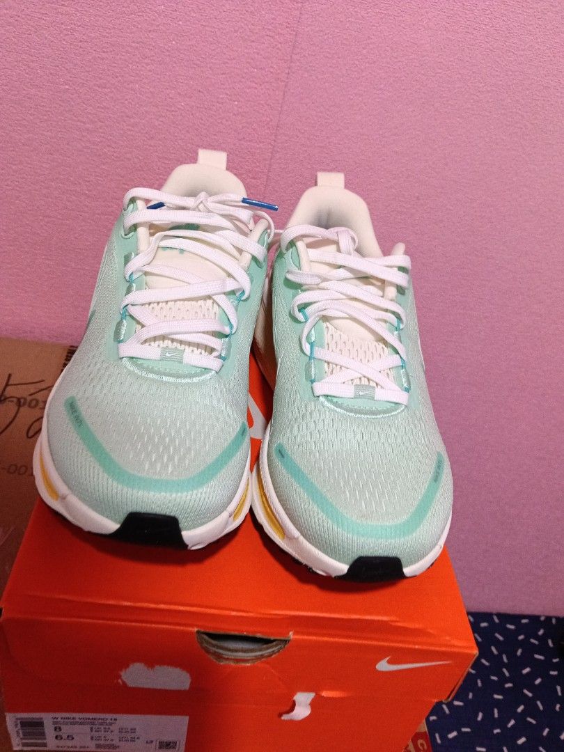 W Nike Vomero 18 (Category: Activewear) located in Cavite. Submitted by purplepink30 (Listing ID 1464435847, Image 1). Description: shopworn store display.please see last photos. original price:8,395.00.