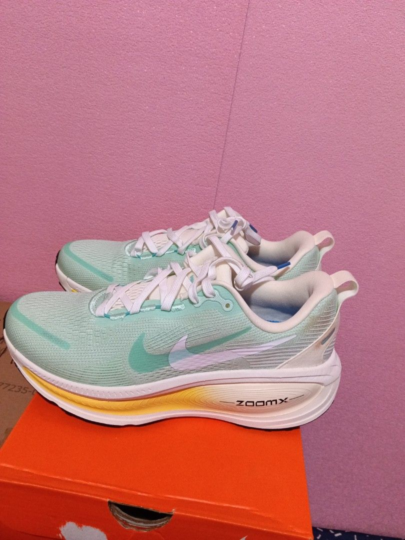 W Nike Vomero 18 (Category: Activewear) located in Cavite. Submitted by purplepink30 (Listing ID 1464435847, Image 2). Description: shopworn store display.please see last photos. original price:8,395.00.