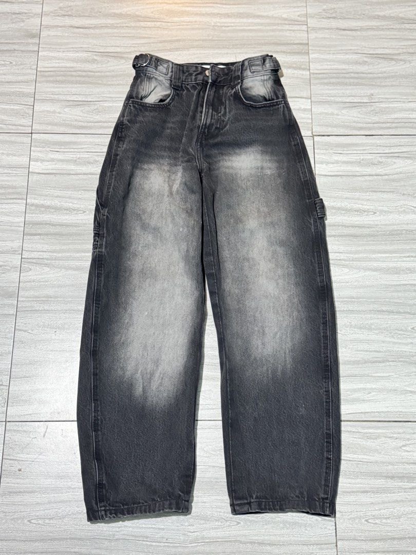 Washed Black Wide Leg Jeans (Category: Jeans) located in Bacolod City. Submitted by annzxh (Listing ID 1464390052, Image 1). Description: - Cool washed black denim - Comfortable wide-leg fit - Features a handy utility loop - Ideal for everyday casual wear - Pairs well with sneakers or boots.