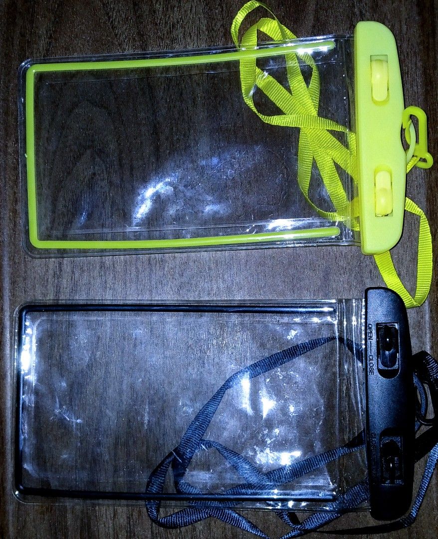 WATERPROOF PHONE POUCH (Category: Cases & Sleeves) located in Caloocan City. Submitted by tenderluv (Listing ID 1464566609, Image 1). Description: BUY 1 TAKE 1 TAKE ALL 50 PESOS NO ISSUE.